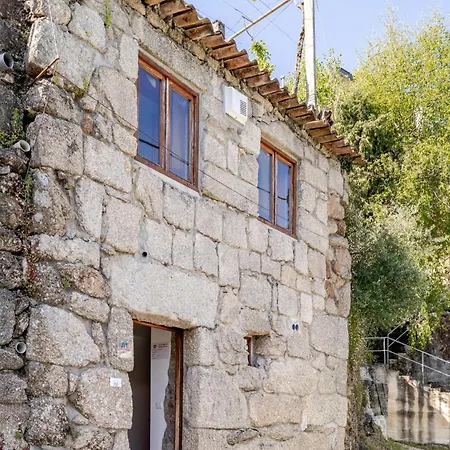 Casa à Beira Da água * Gerês